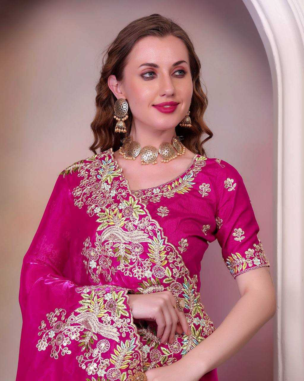 Pink Colour Hand Crafted Multi Thread Cutwork Border Designer Saree