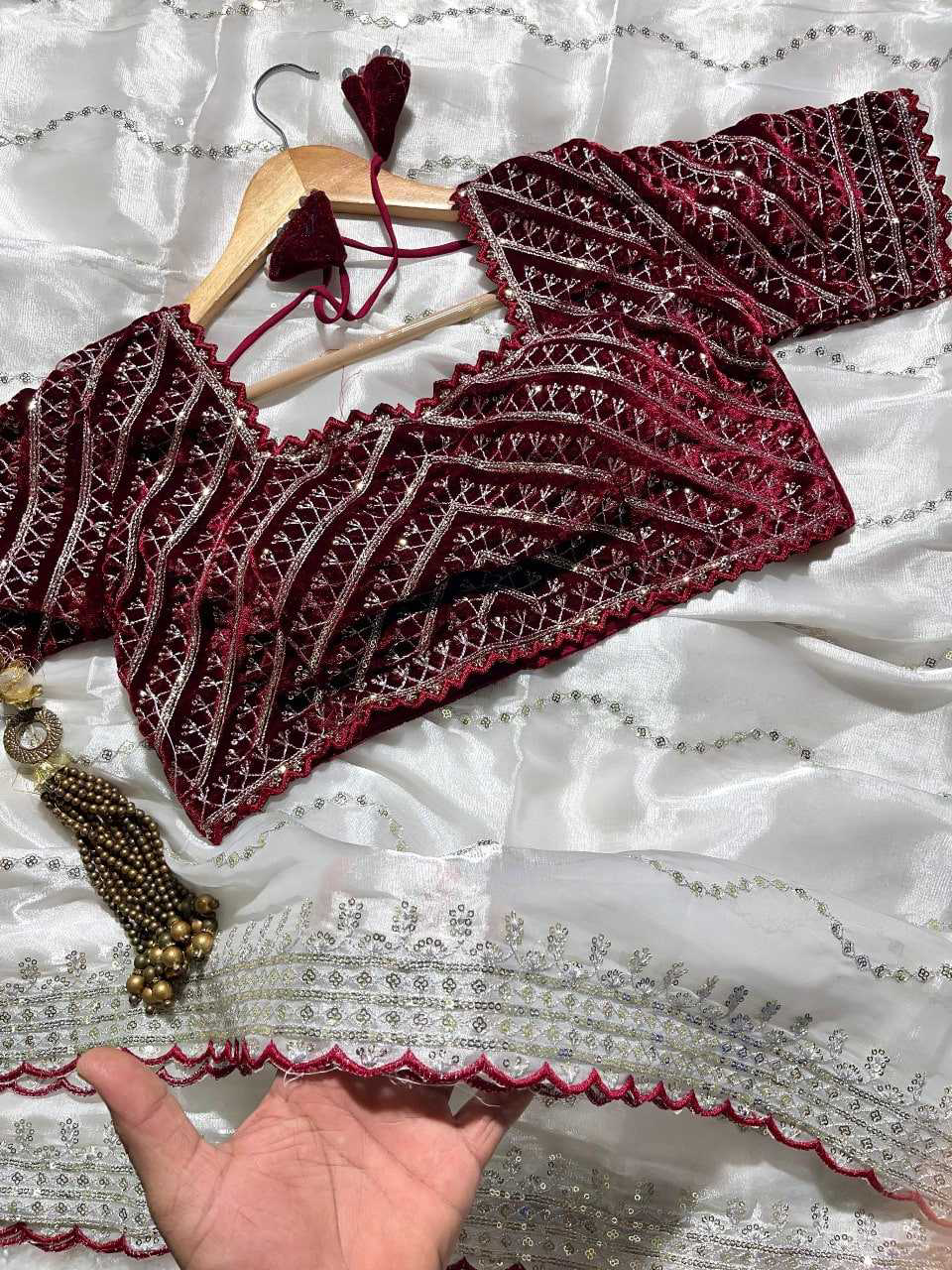 Havy Soft Organza Fabric With Beutiful Floral Prints With Beads And Katdana Handwork In Border