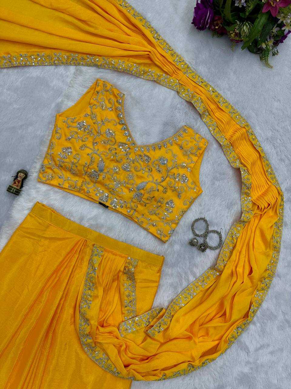 EMBROIDERED LACE BORDER, READY TO WEAR WITH INNER & SHORT PALLU PATTERN