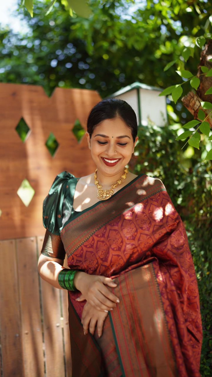 PURE BANARASI Silk Saree, Exuding Regal Charm With Its Rich Pallu And Intricate Brocade Blouse
