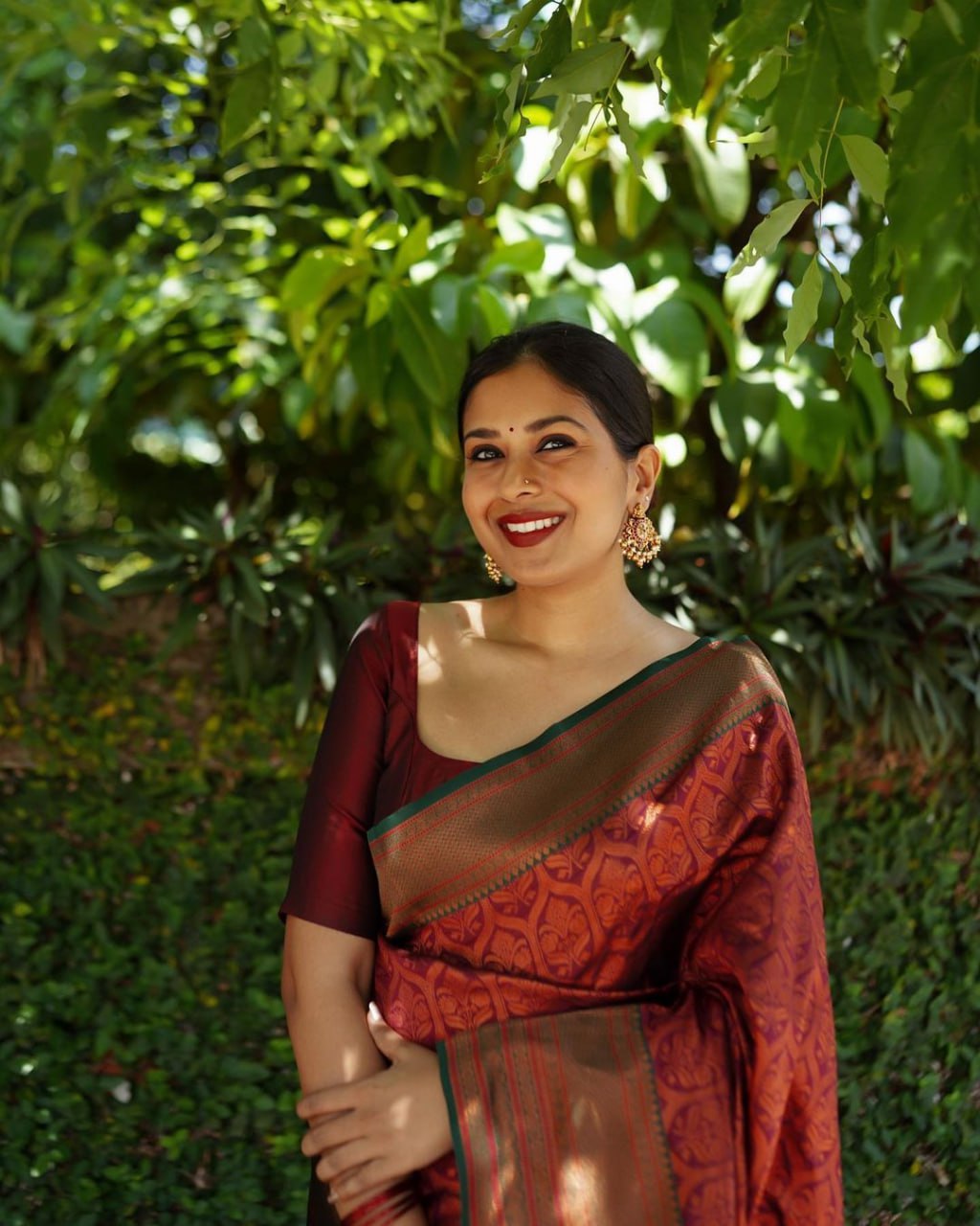 PURE BANARASI Silk Saree, Exuding Regal Charm With Its Rich Pallu And Intricate Brocade Blouse