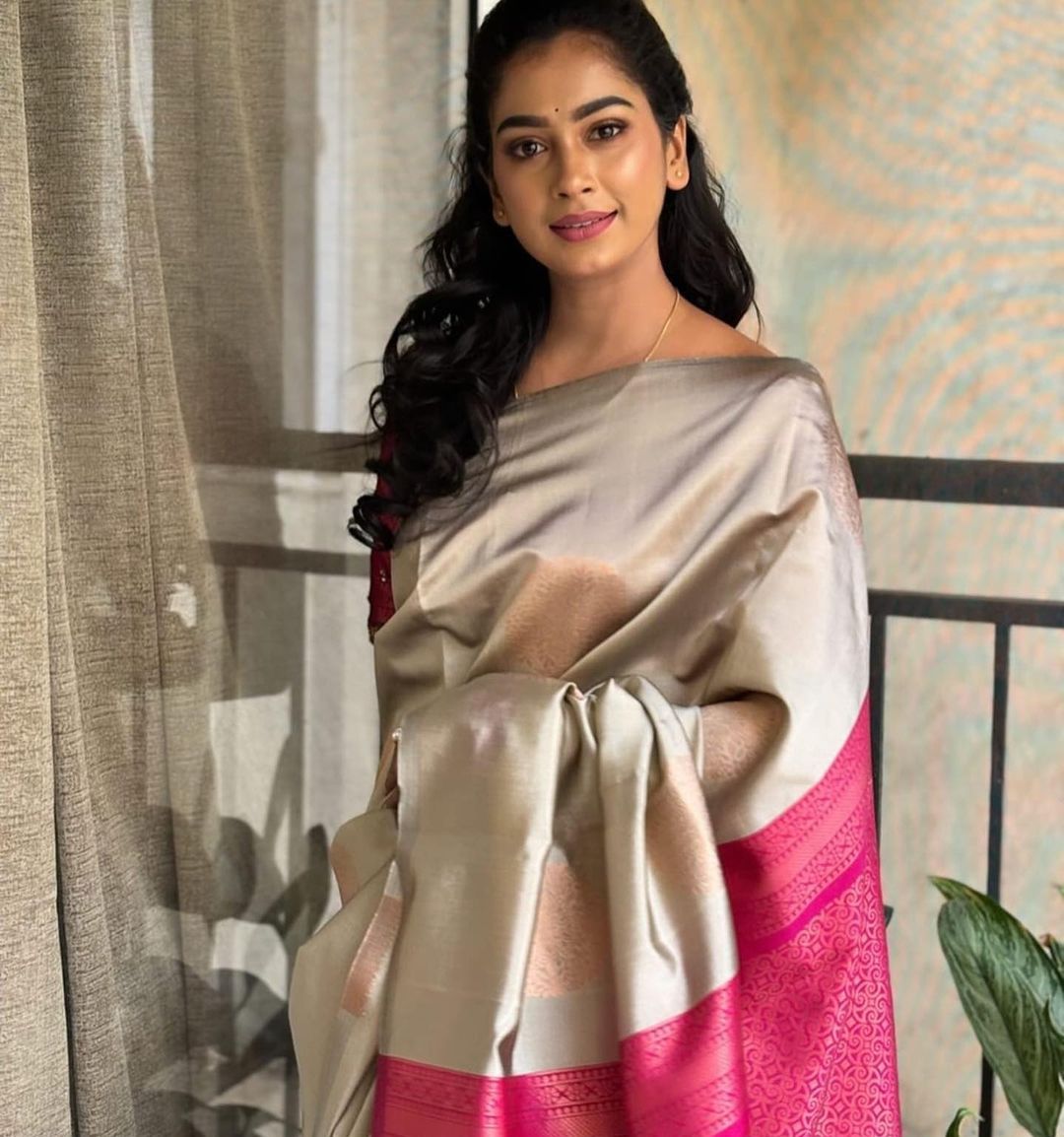 Designer banarsi handloom in kanjiavaram kubera silk concept with contrast pallu border and designer brocade blouse