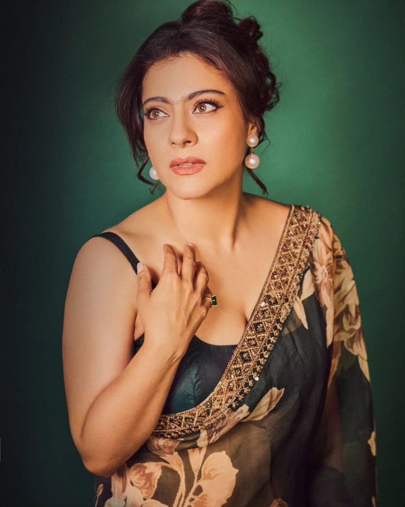 Premium georgette saree
With digital print & multi coding seqeunce lace border on saree