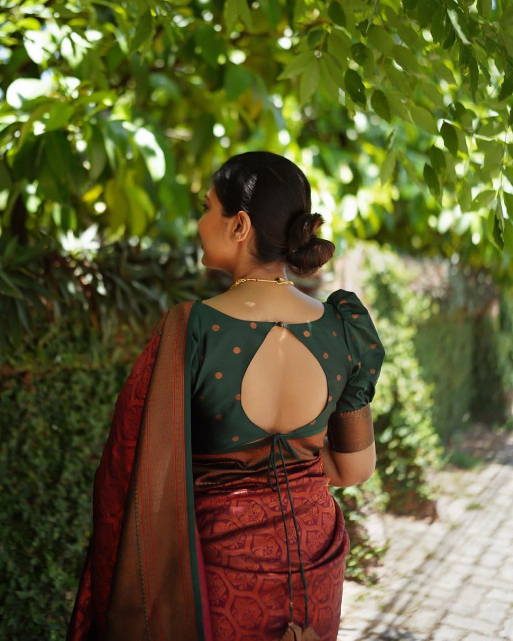 PURE BANARASI Silk Saree, Exuding Regal Charm With Its Rich Pallu And Intricate Brocade Blouse