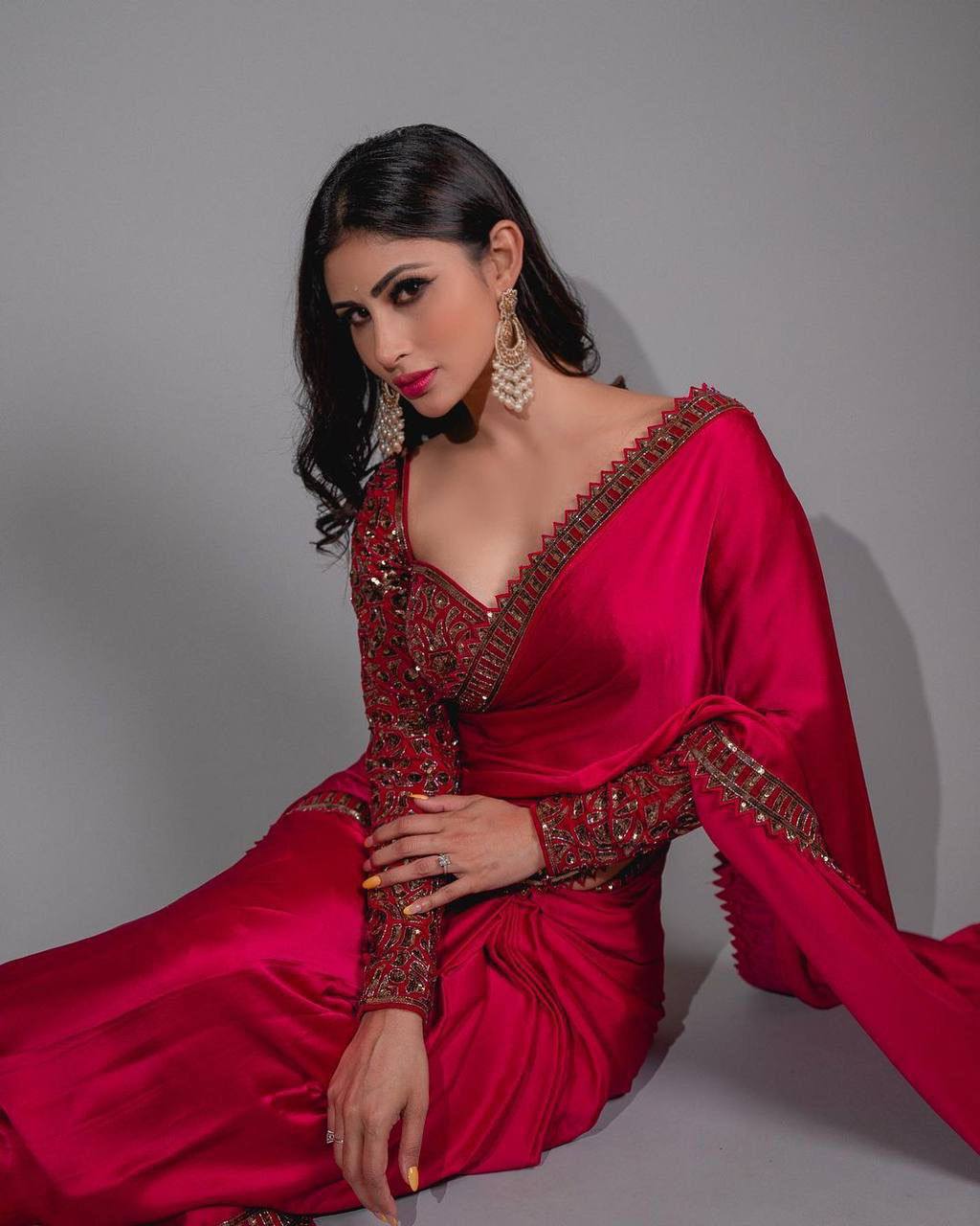 Bollywood Model Mouni Roy Pink sequins saree