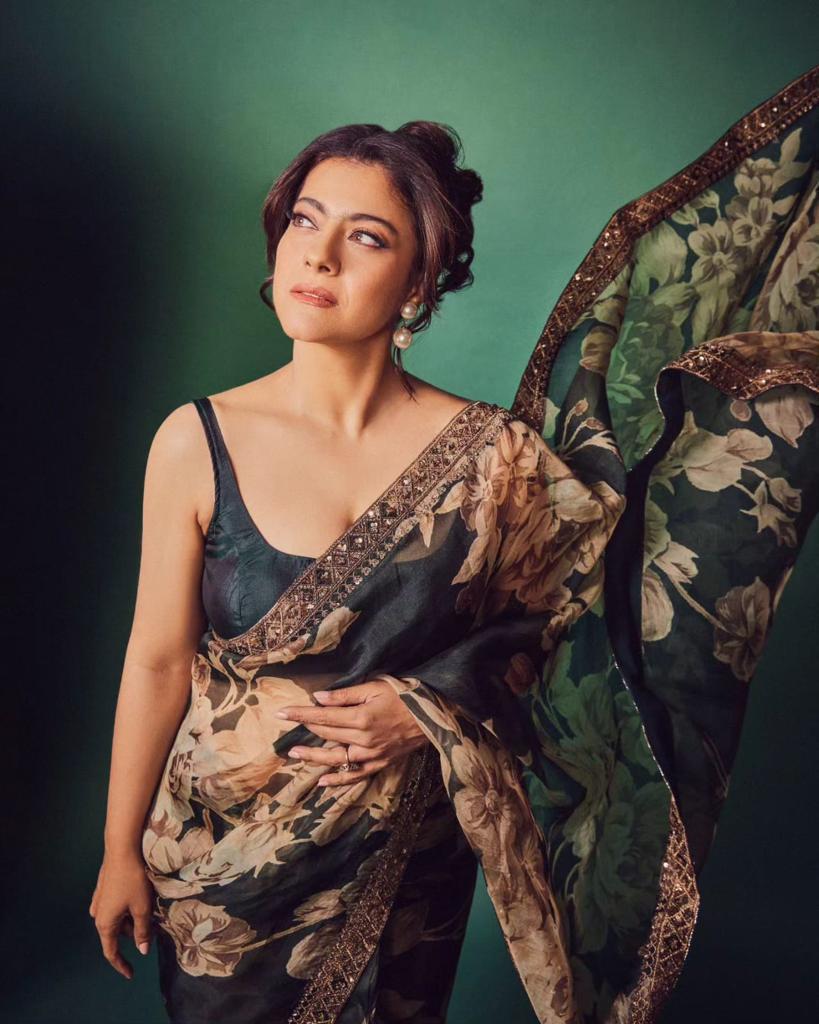 Premium georgette saree
With digital print & multi coding seqeunce lace border on saree