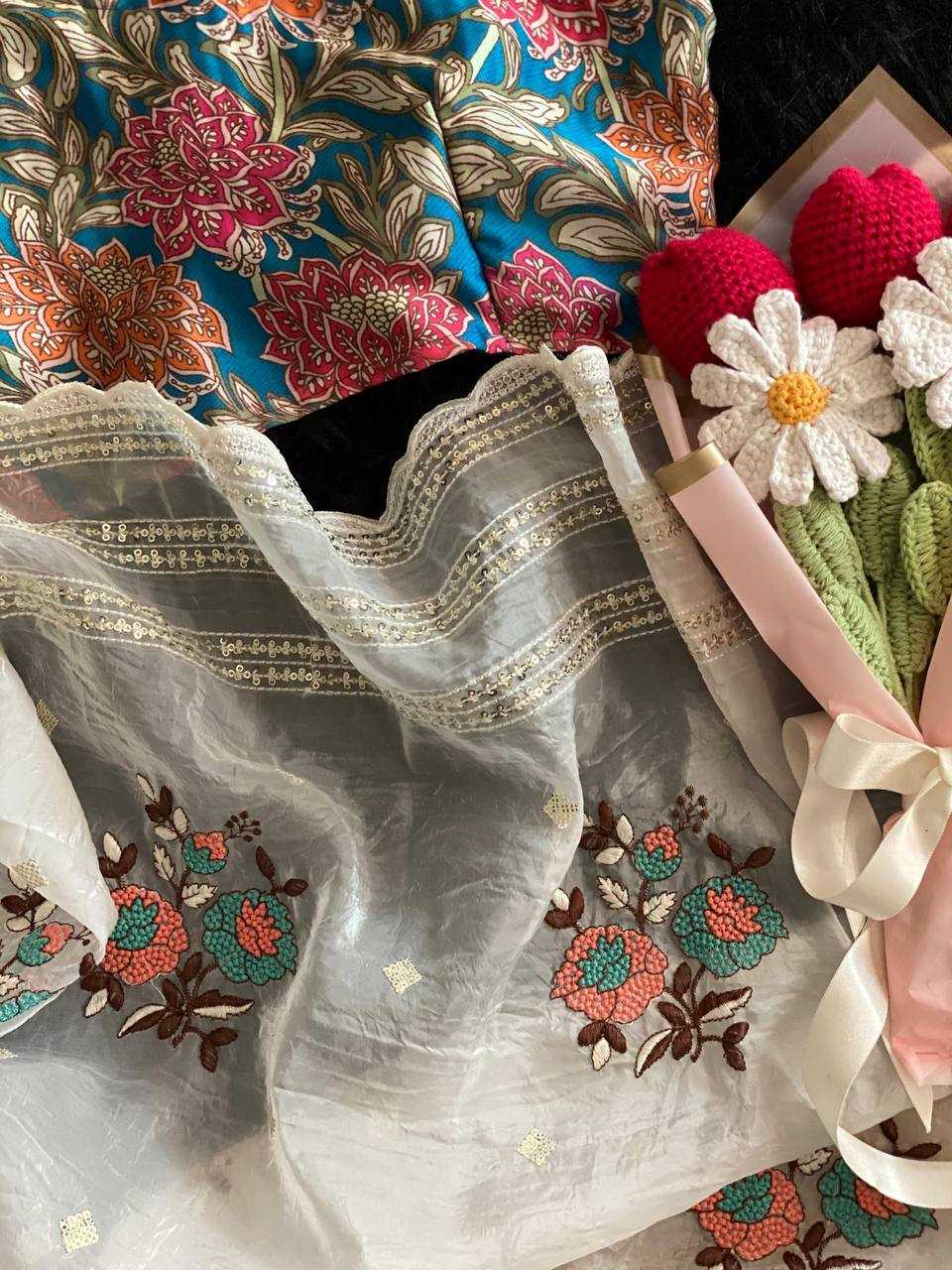 Premium Crush Organza Saree with Sequins Weave & Scallop Border