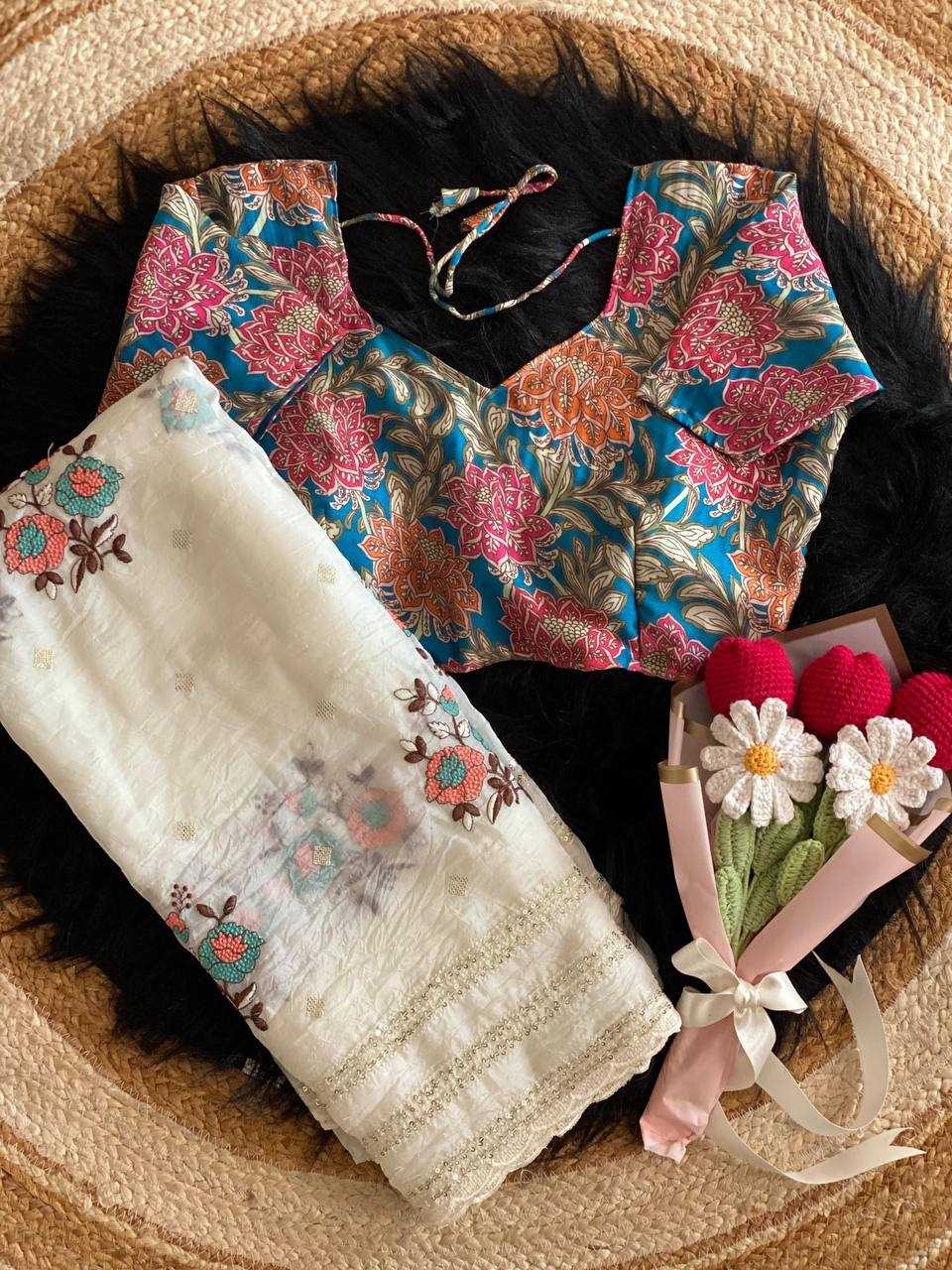 Premium Crush Organza Saree with Sequins Weave & Scallop Border