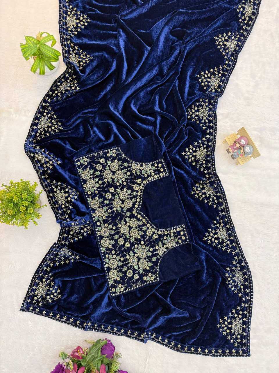 Pure 9000 Velvet Saree with Embroidered Border and Unstitched Velvet Blouse
