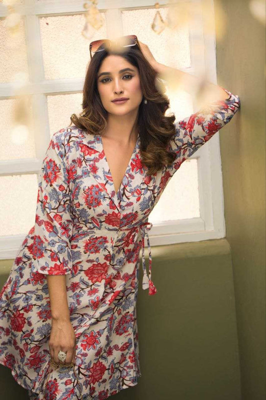 Floral Printed Notch Lapel Collar Straight Kurta With Trousers