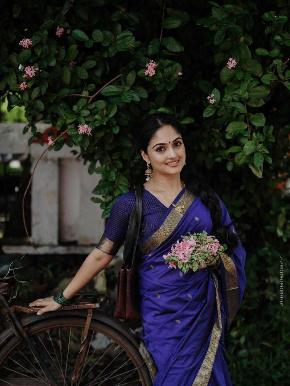 Soft Linen Saree with Charming Design & Rich Weaving Blouse