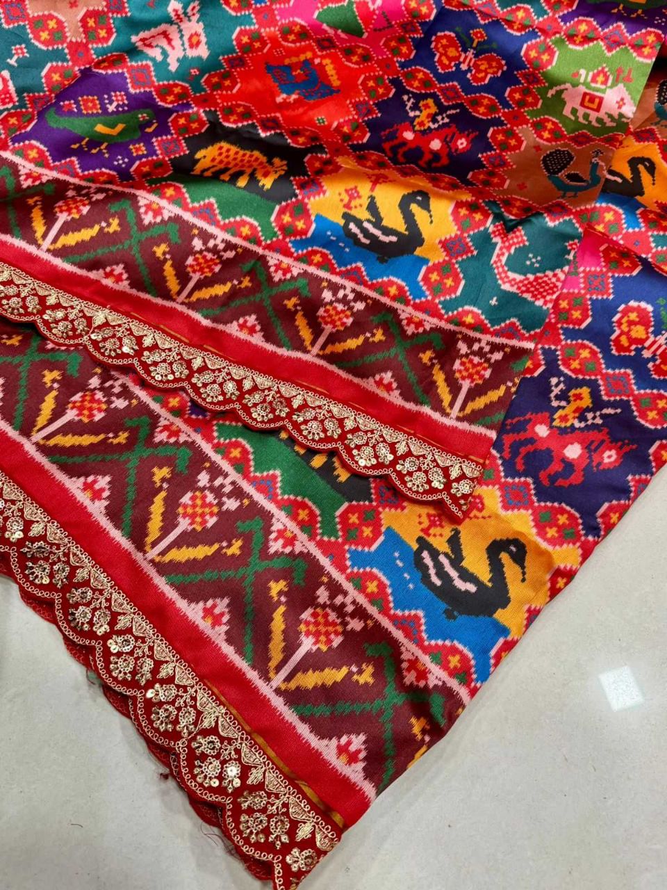 Pure Handwoven Patola Silk Saree with Running Blouse (Bandhani Work)