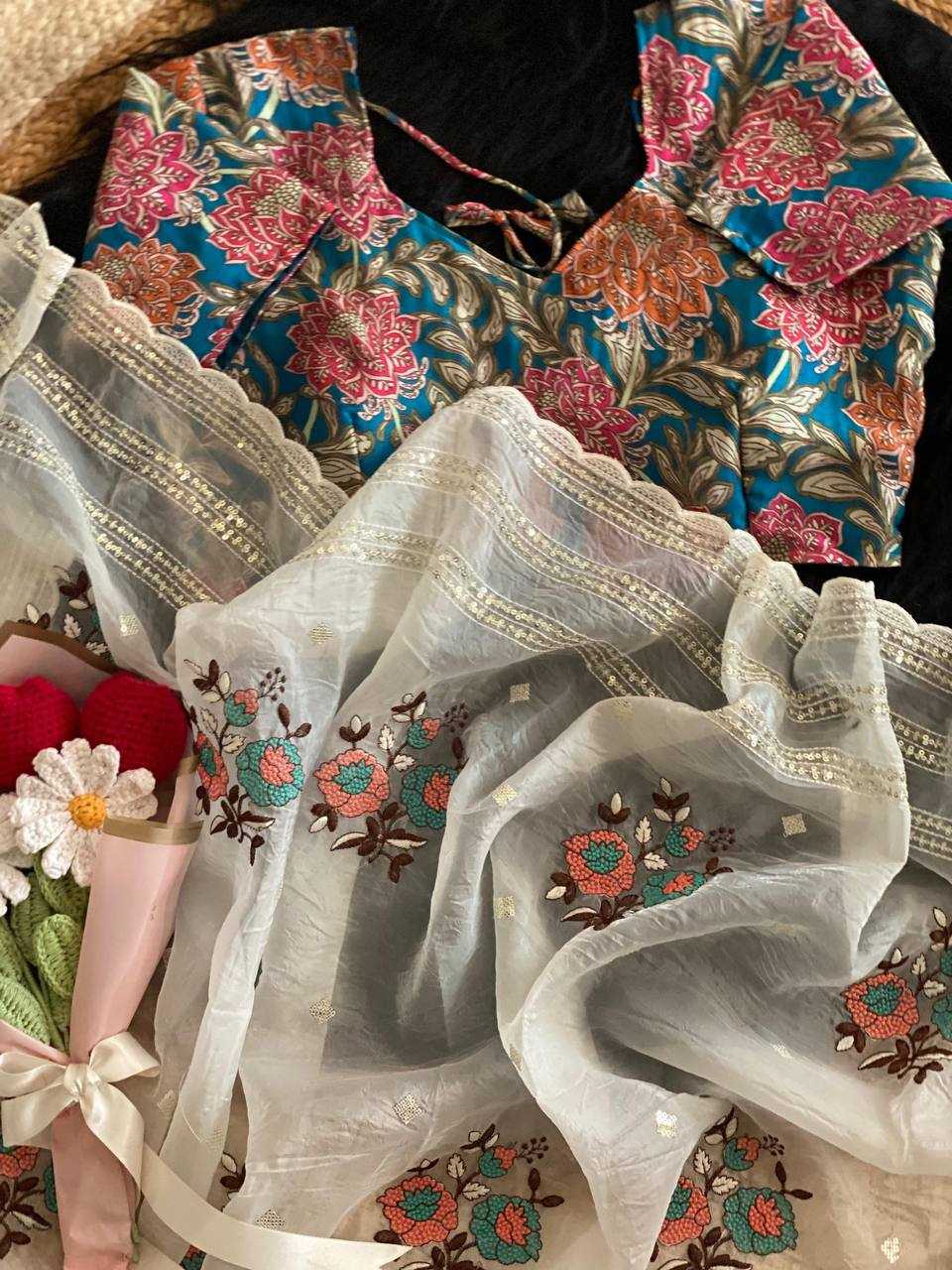 Premium Crush Organza Saree with Sequins Weave & Scallop Border