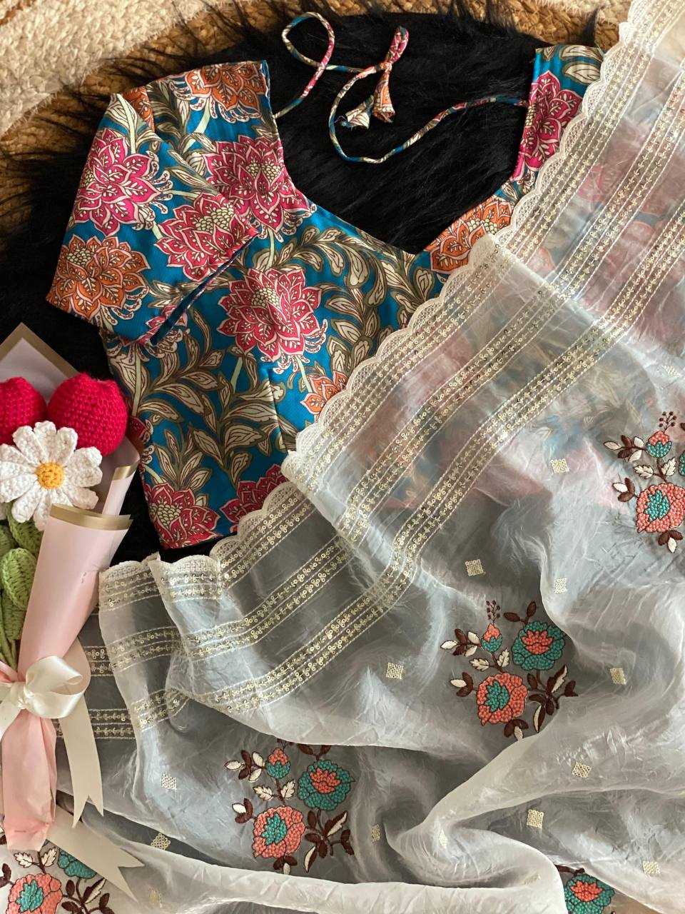 Premium Crush Organza Saree with Sequins Weave & Scallop Border