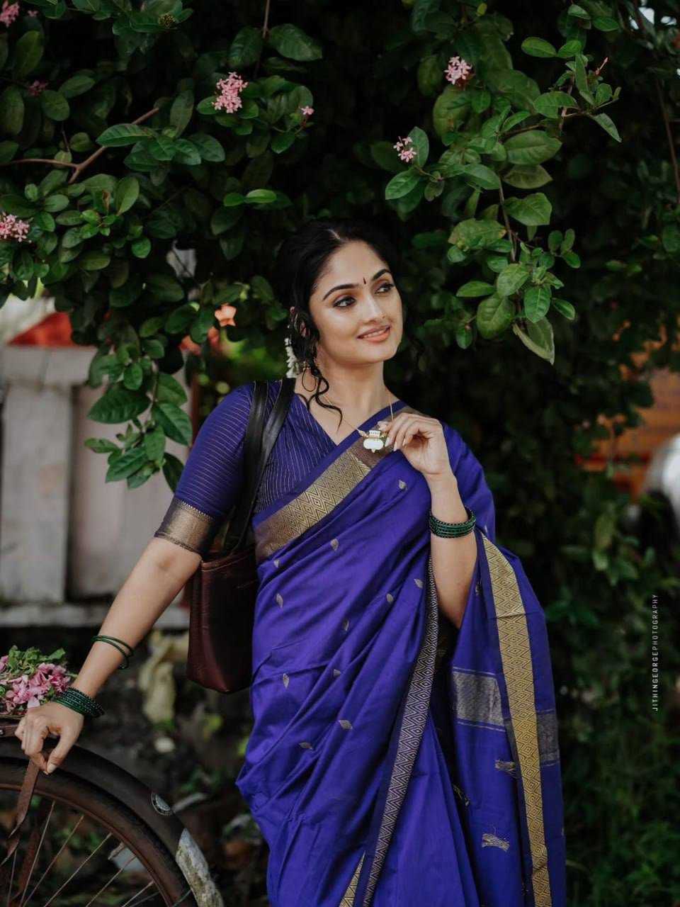 Soft Linen Saree with Charming Design & Rich Weaving Blouse