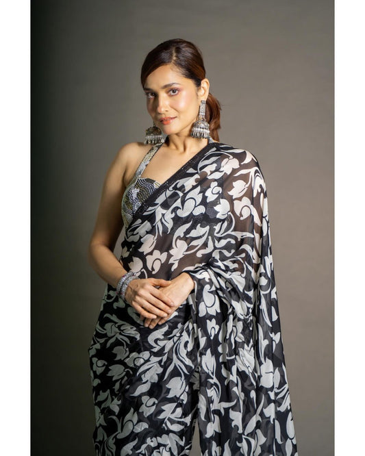 Premium georgette saree
work digital print saree with black sparkle lace border on saree