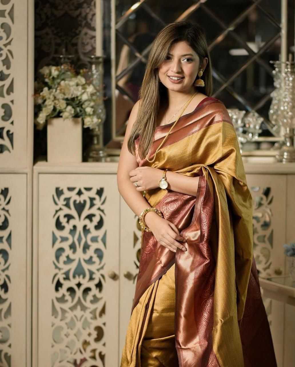 Lichi Silk Saree with Rich Jacquard Weave & Designer Pallu