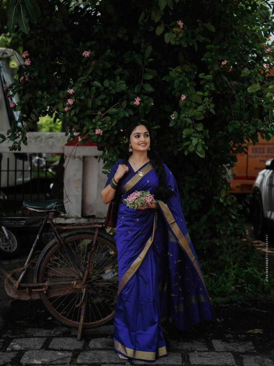 Soft Linen Saree with Charming Design & Rich Weaving Blouse